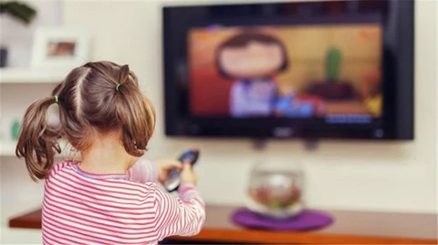 tác hại khi trẻ nghe nhạc qua màn hình